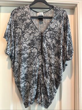under.ligne Black and Gray Marbled Zip-Front Tunic
